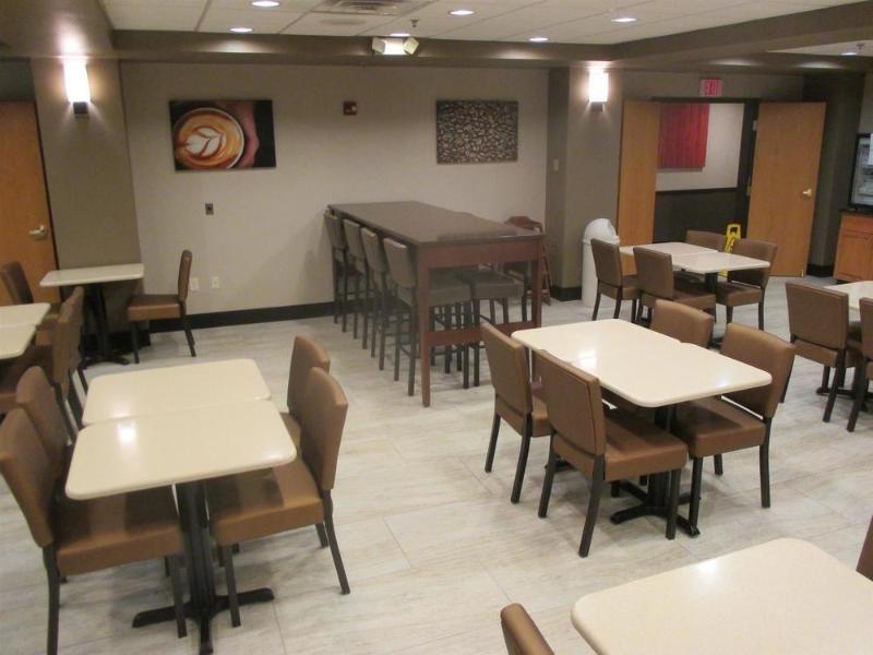 Holiday Inn Express & Suites Omaha Airport By Ihg Carter Lake Exterior foto